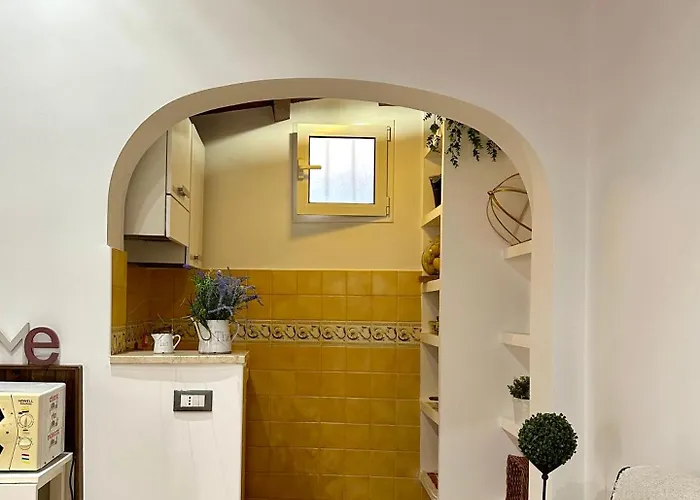 Eleonora House *