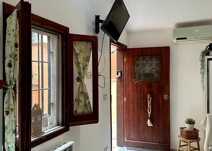 Eleonora House