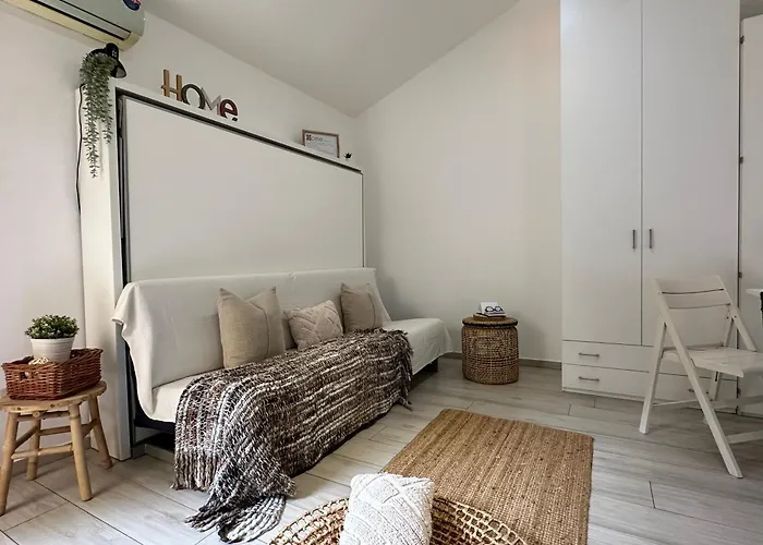 Eleonora House *